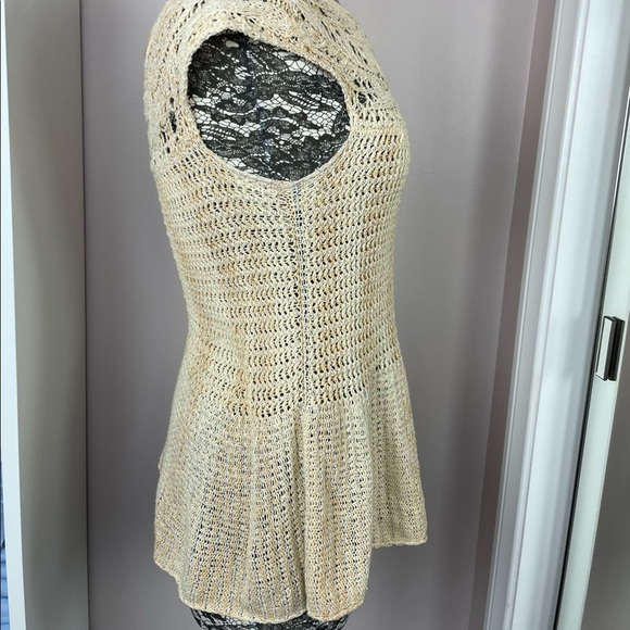 Free People crocheted top in cream size medium. - Picture 3 of 5